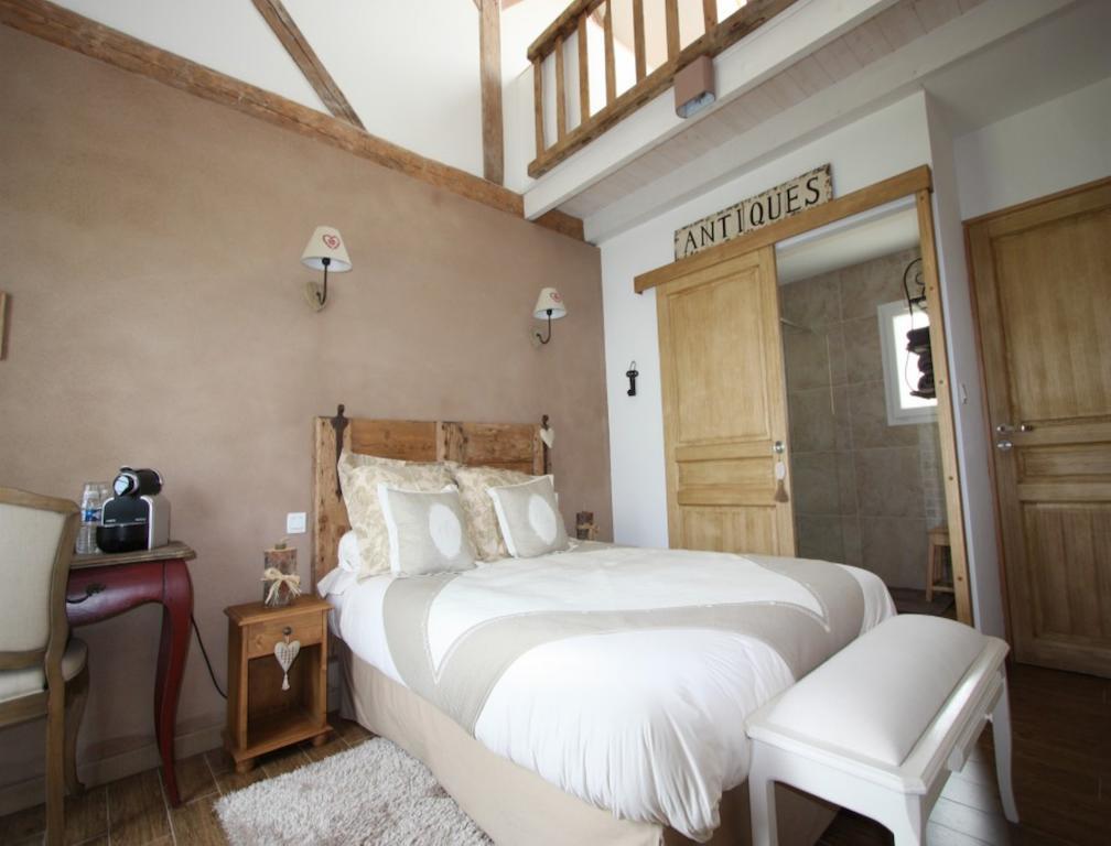 La Haute Muraille Bed and Breakfast Saint-Folquin Kamer foto